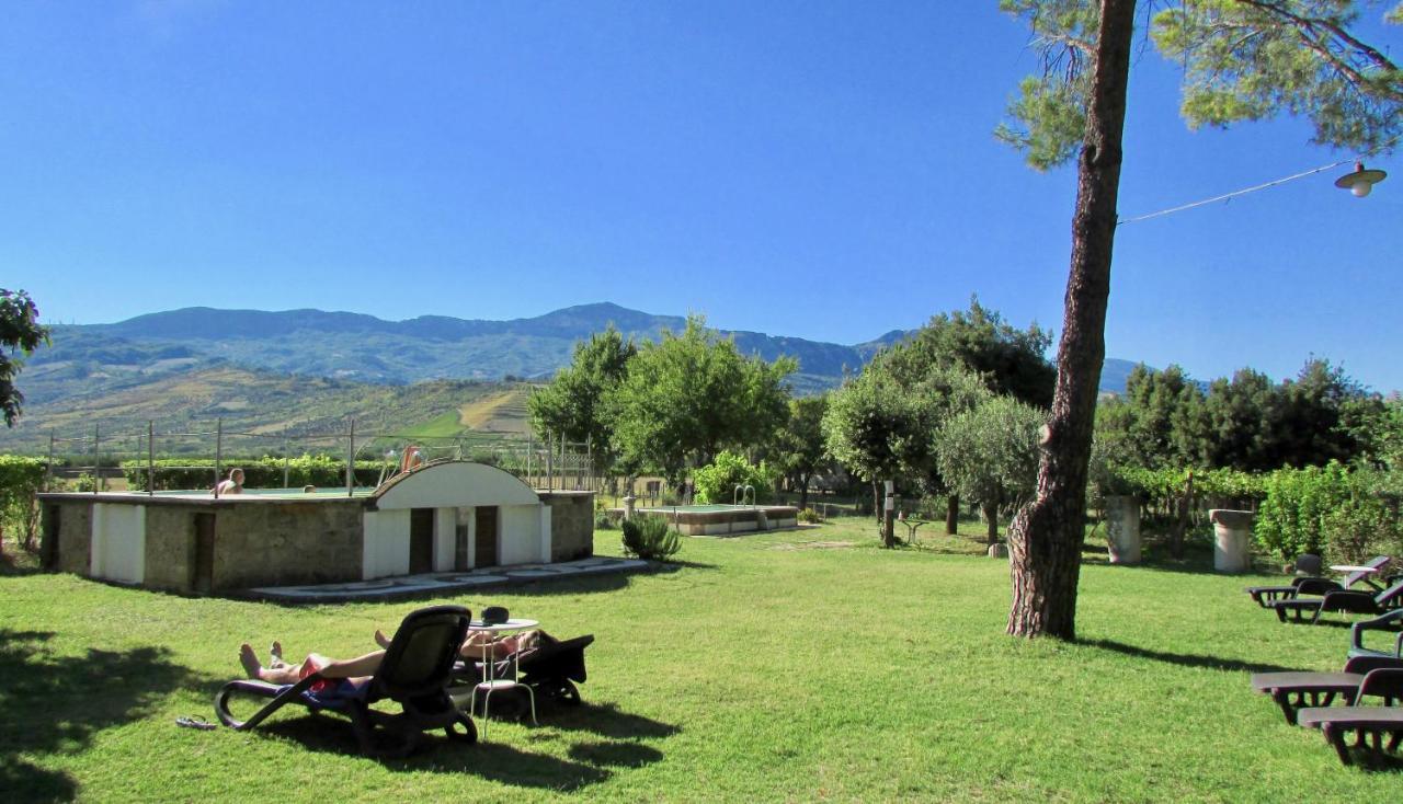 Agriturismo "Borgo Madonna Degli Angeli" - Charming Cottages In The Gardens ! Tocco da Casauria Dış mekan fotoğraf