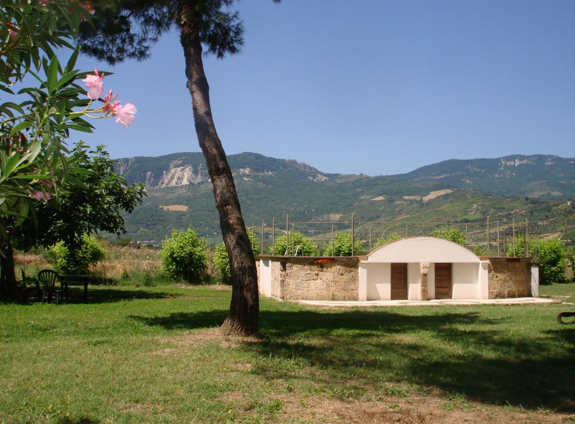 Agriturismo "Borgo Madonna Degli Angeli" - Charming Cottages In The Gardens ! Tocco da Casauria Dış mekan fotoğraf